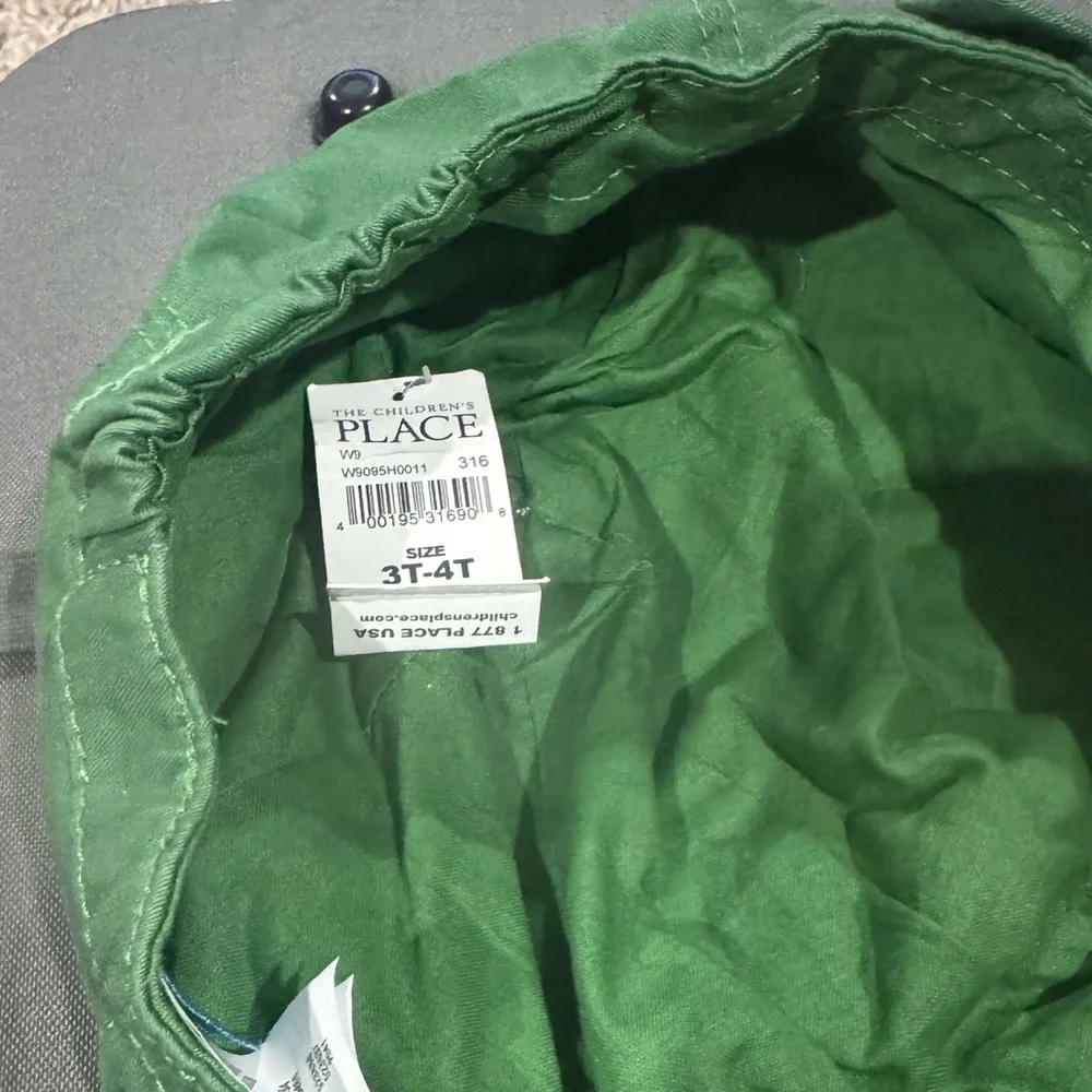 NWT the children’s place size 3-4t hat